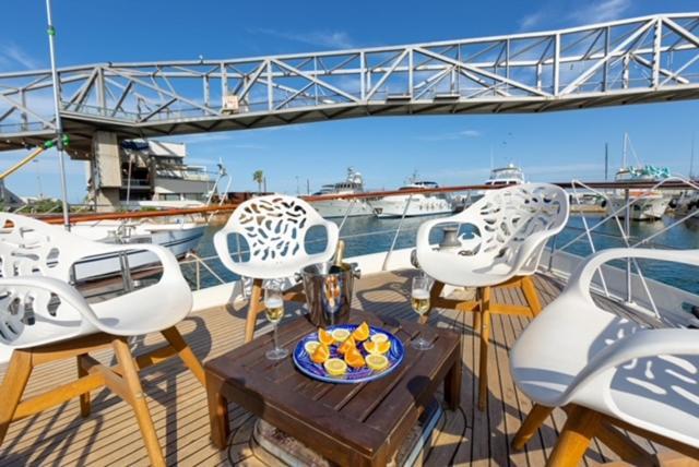 Charming Boat In Barcelona - Perfect Getaway Hotel Sant Adria de Besos Exterior photo
